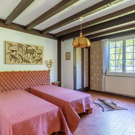 Hébergement de vacances Maison à Parentis-en-born: Piscine, 6 Pers., Proche Et Océan, Pistes Cyclables - Fr-1-319-553